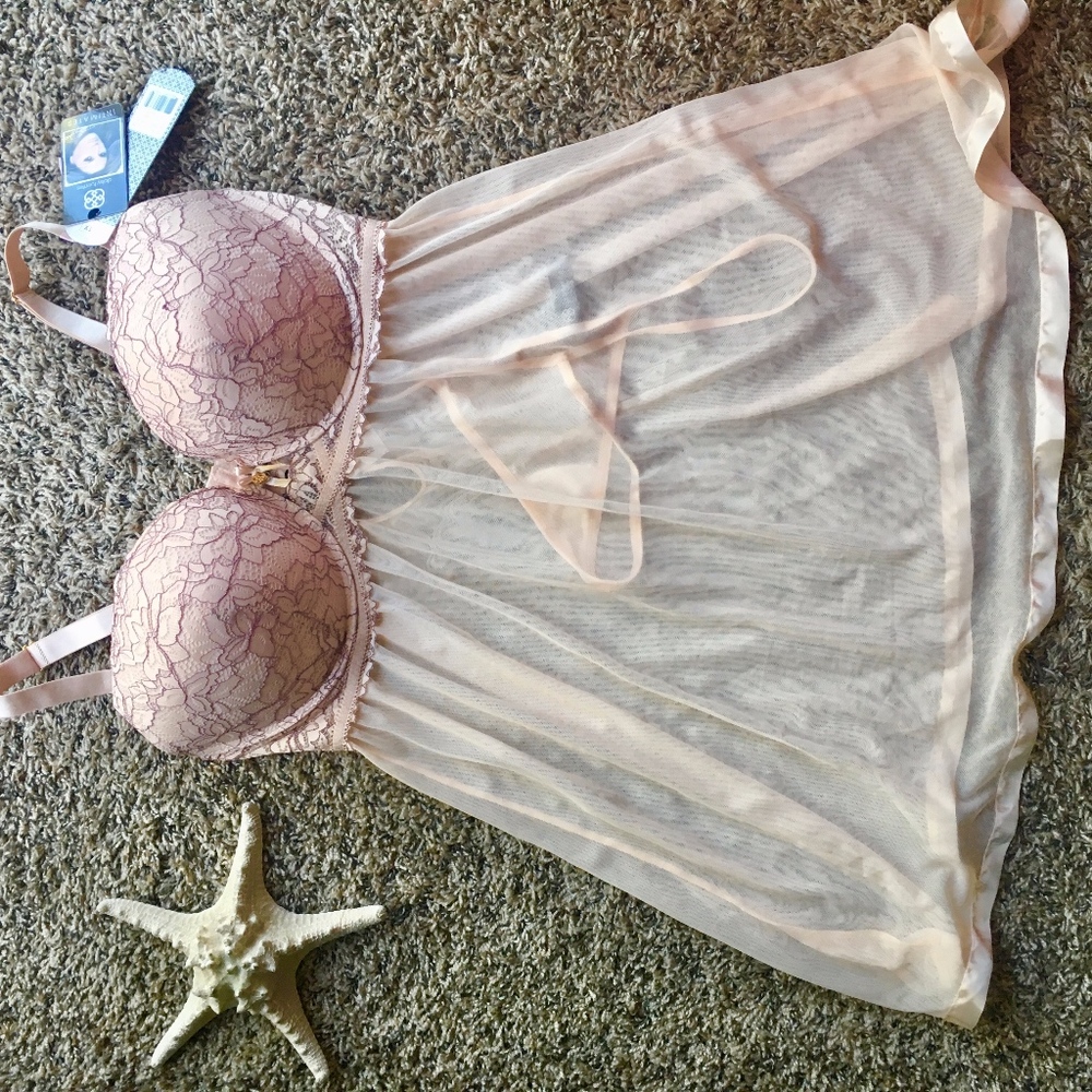 (NEW!) Very Sexy Daisy Fuentes Peony Lingerie